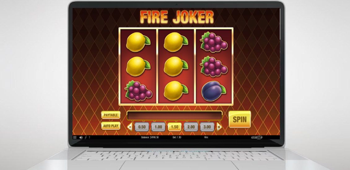 Slot Fire Joker na ekranie notebooka